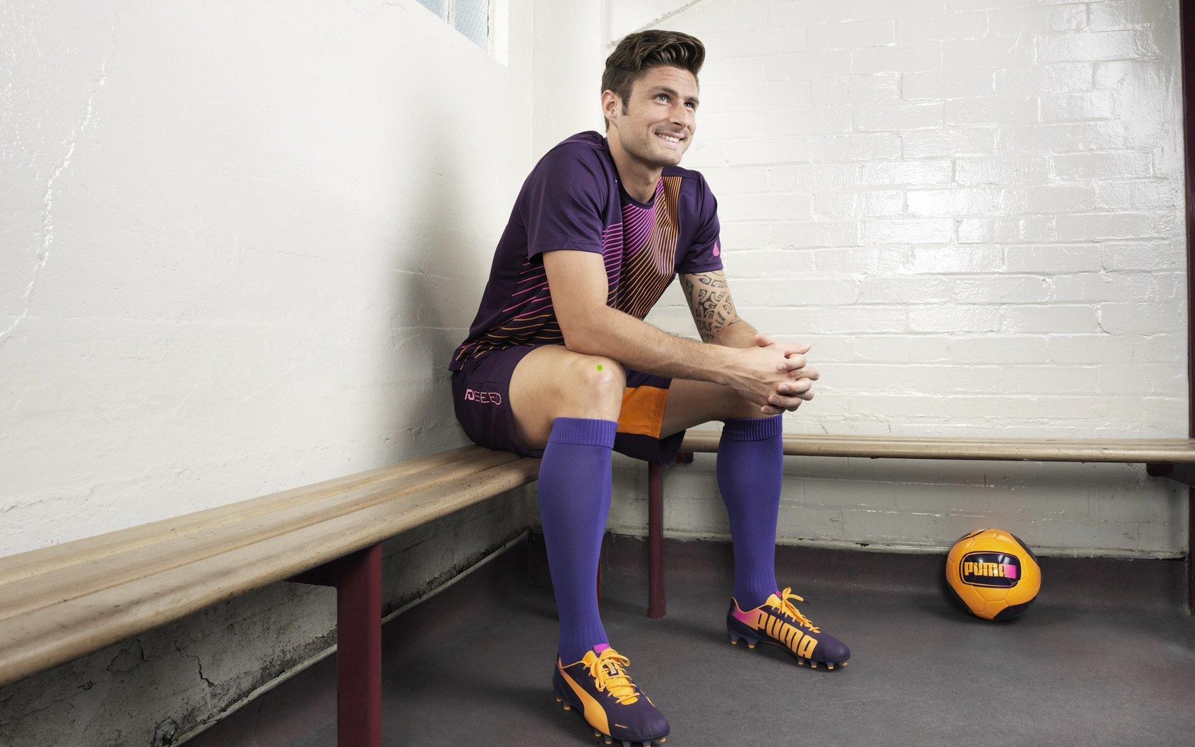 【海星体育官网】吴金贵留任黄海尘埃落定，保级专长铸就球队新篇章