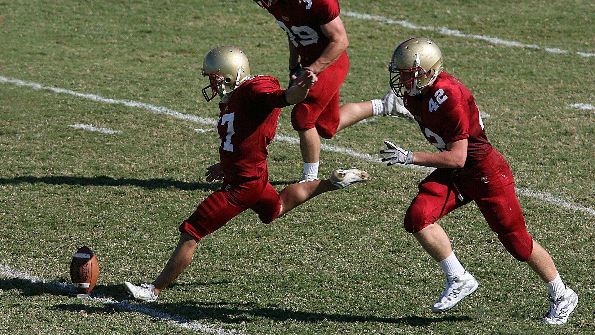 前国门吉文盛赞凯莱赫，跻身欧洲门将前三甲，冷静头脑铸就非凡之路